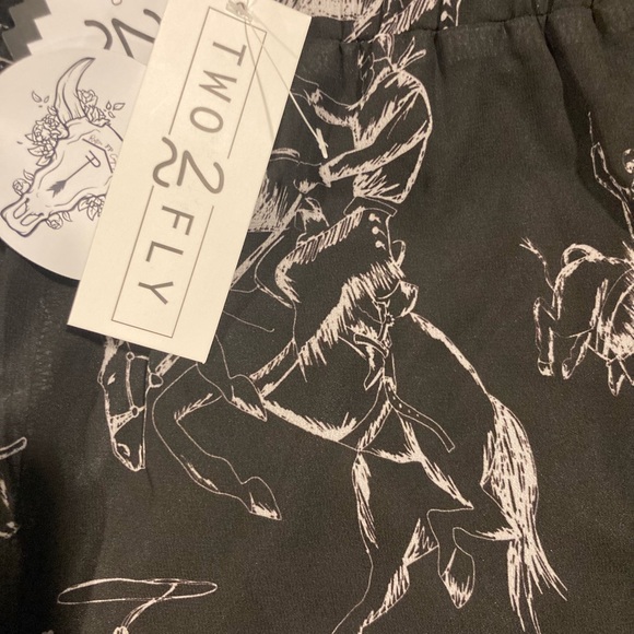 STAMPEDE WEAR!! Get Rodeo or Honky Tonk Ready!! NWT Two Fly “Buck Off” Shorts - Picture 4 of 4